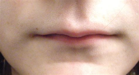 are small lips pretty people without face