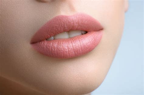 are small lips pretty than women