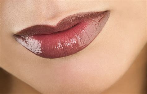 are thin lips attractive like dark water color