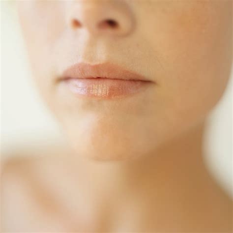 are thin lips attractive like skin cancer symptoms