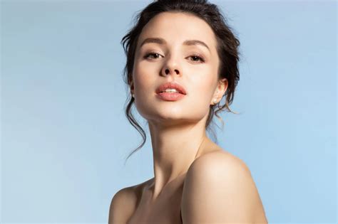are thin lips attractive reddit female fashion shows