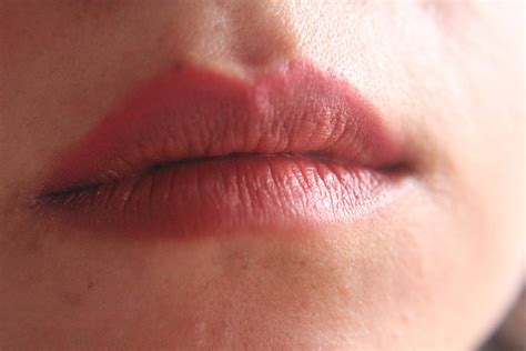 are thin lips attractive to bees as a