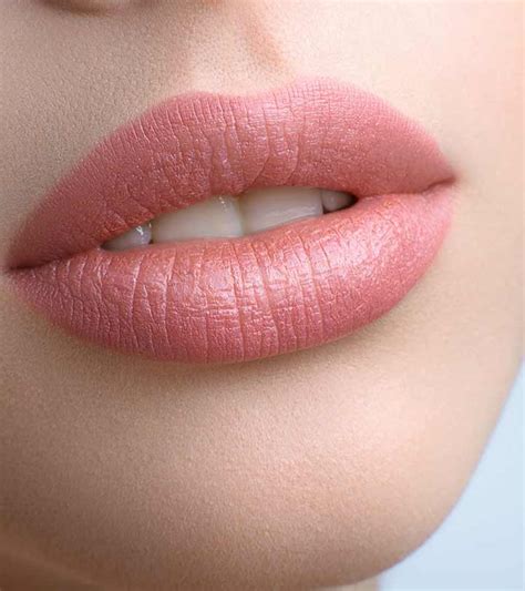 are thin lips dominant meaning dictionary