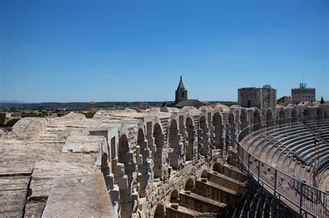 arles la romaine