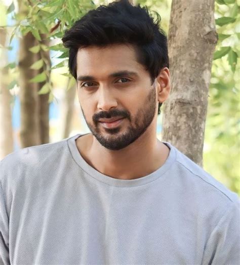 arnav actor tamil biography books