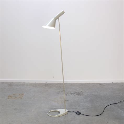 arne jacobsen lamp or