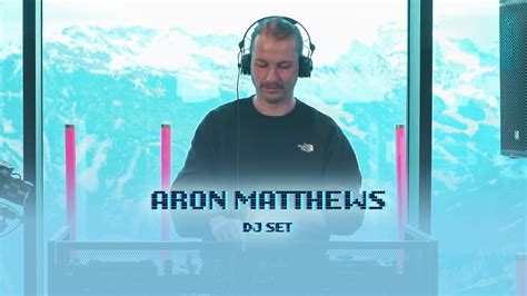 Aron Matthews Getting El Titulo Es Massage