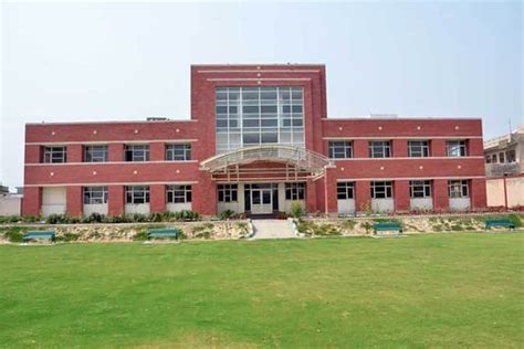 Arya Pg College