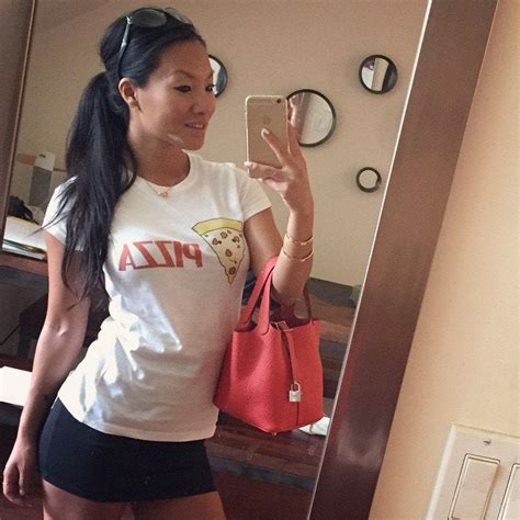 asa akira selfie