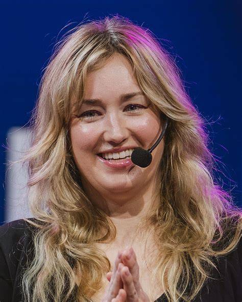 ashley johnson nud