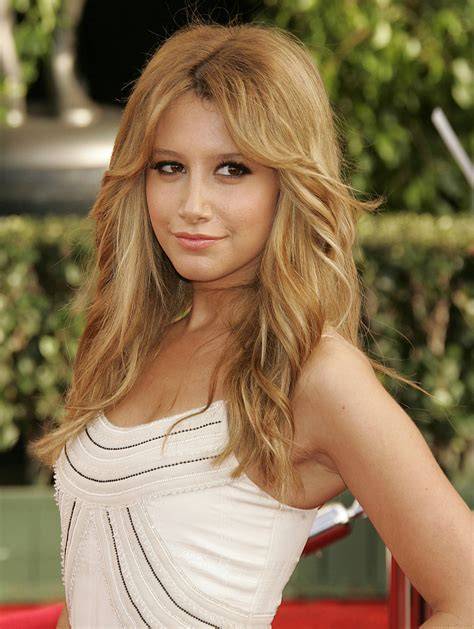 ashley tisdale nude