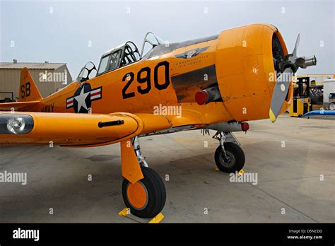 at6 texan