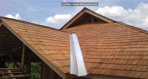 atap sirap | Traditional Clay Tiles Type Atap Sirap Stock