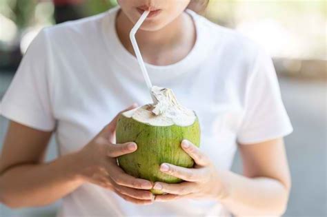 aturan minum air kelapa saat hamil tua