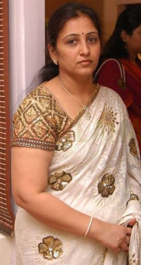 Aunty Chut Pics
