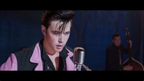 Austin Butler sings in new 'Elvis' biopic
