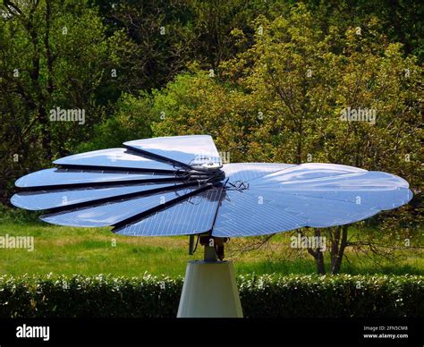 Automatic Rotating Solar Panel Mechanical Project