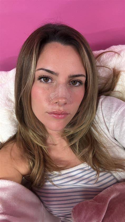 ava dank nude