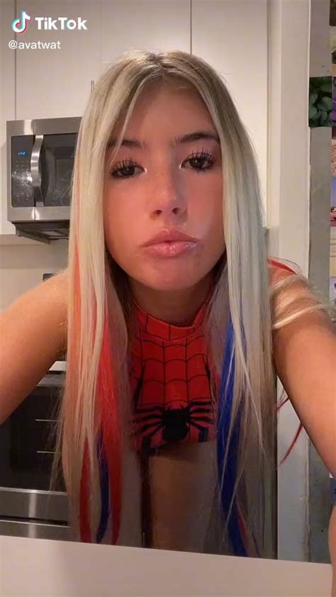 avatwat nude