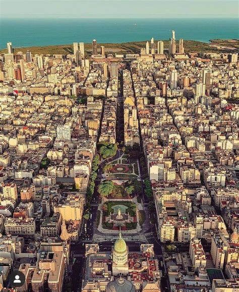 Avenida De Mayo