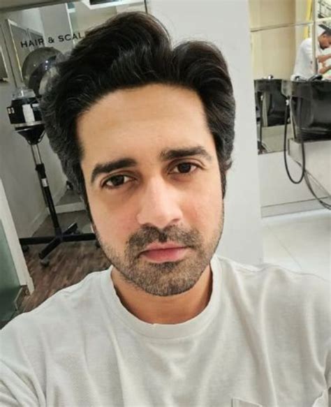 avinash sachdev biography wikipedia