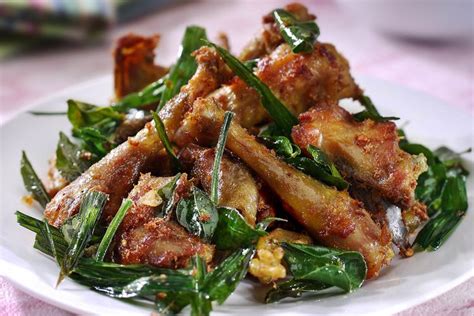 AYAM TANGKAP - Mencicip Ayam Tangkap dan Sambal Ganja, Kuliner Khas Aceh