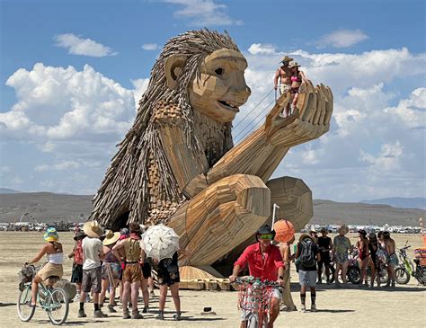 az nude man