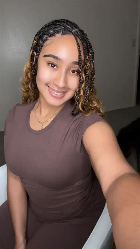 azalia moreno onlyfans