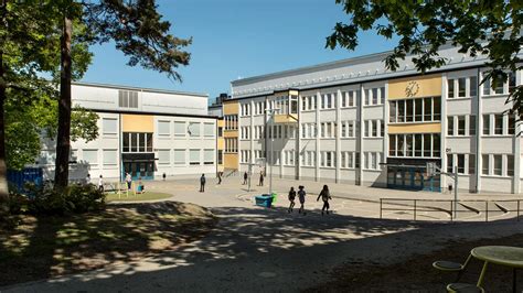 bästa skolan i farsta