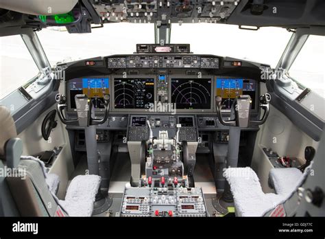 B737 Cockpit