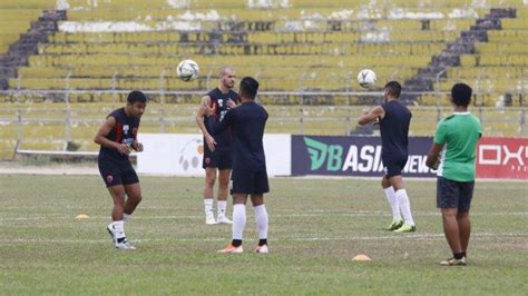 Babak Pertama Usai, PSM Makassar vs Kuala Lumpur City FC 