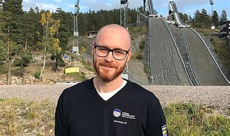 backhoppning kommentator