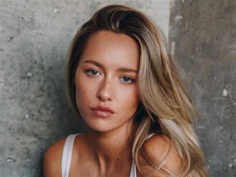 bailey bae nude