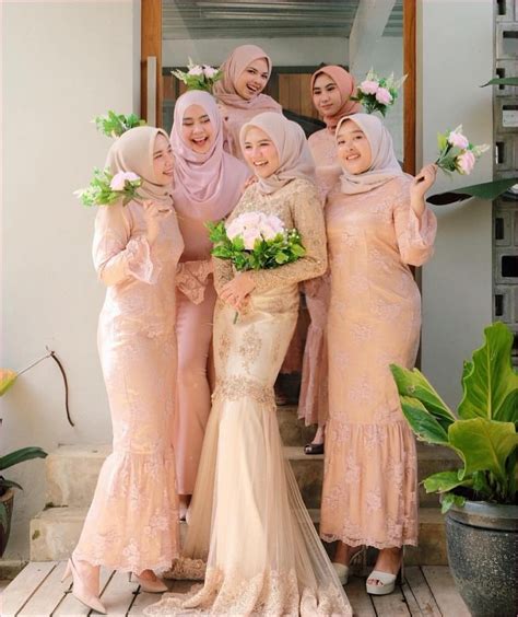 baju bridesmaid hijab