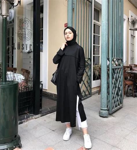 Baju Hitam  Baju Hitam Cocok Dengan Jilbab Warna Apa Ide - Baju Hitam