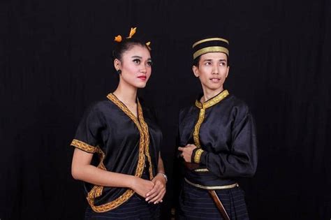Pesona Baju Adat Tradisional Indonesia yang Memukau: Jelajahi Koleksi Cantiknya Sekarang!