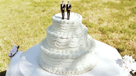 bakery not serving gay wedding