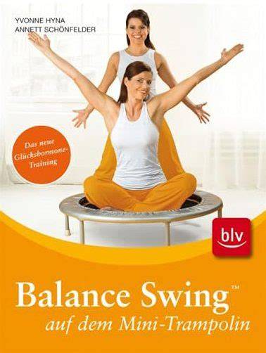 balance swing auf dem mini trampolin