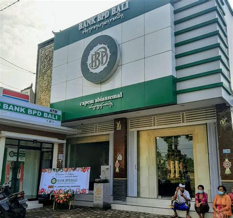 Bank Bpd Bali Cabang Tabanan Jaga Captive Market Seragam Bpd - Seragam Bpd