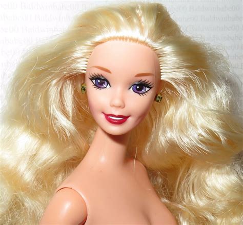 Barbie nuas