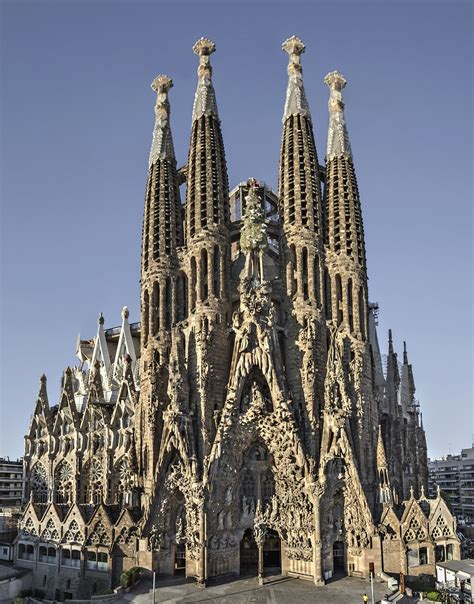 Read Barcellona Gaud La Sagrada Familia 