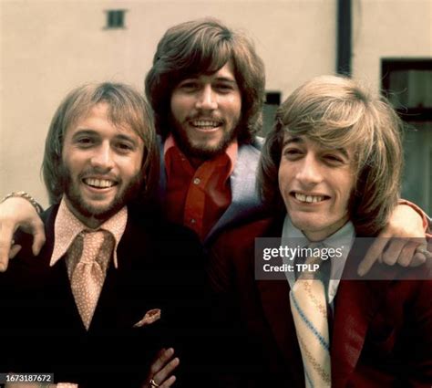 barry robin and maurice gibb biography