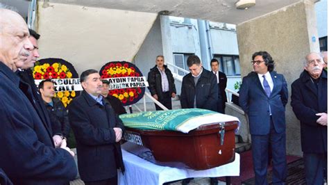 bayraklı babanın hayatını yazarmısınız . 