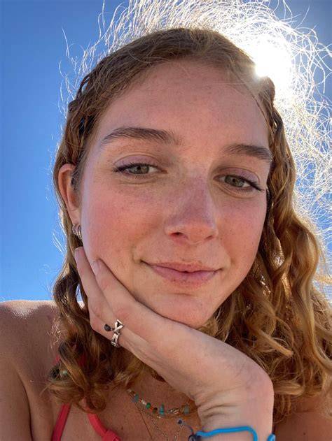 beach nude selfie