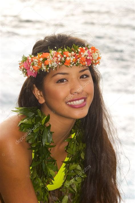 beautiful hawaii women