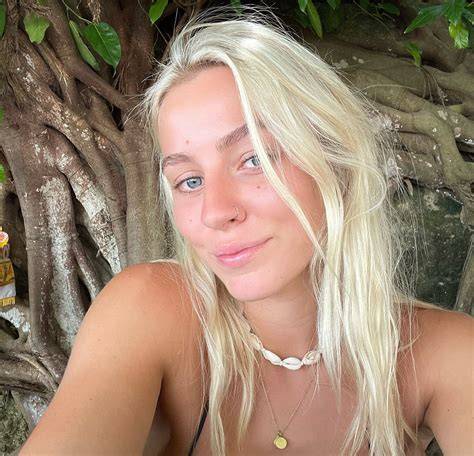 bec mcleod nude