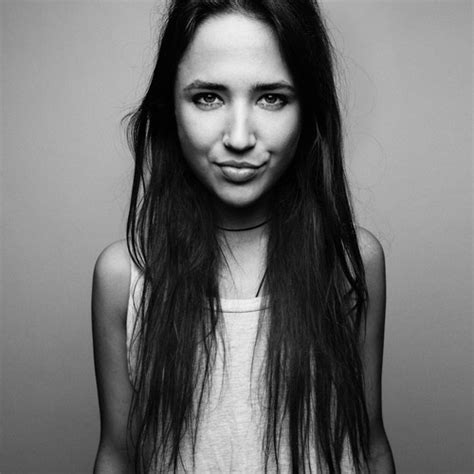 bella sarris biography