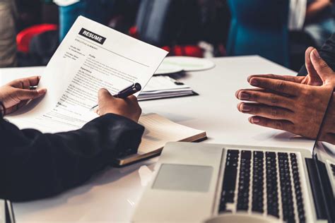 bemiddelaar synoniem