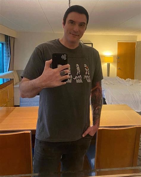 benjamin burnley instagram