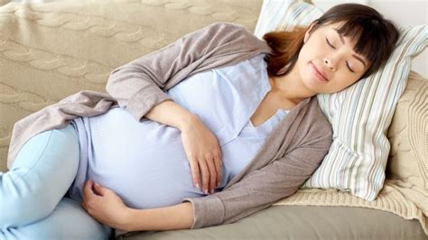 bentuk perut hamil muda saat tidur